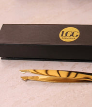 Charger l'image dans la galerie, Gold Eyebrow Tweezer