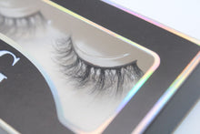 Kép betöltése a galériamegjelenítőbe: Lydia Reuseable Strip Lash
