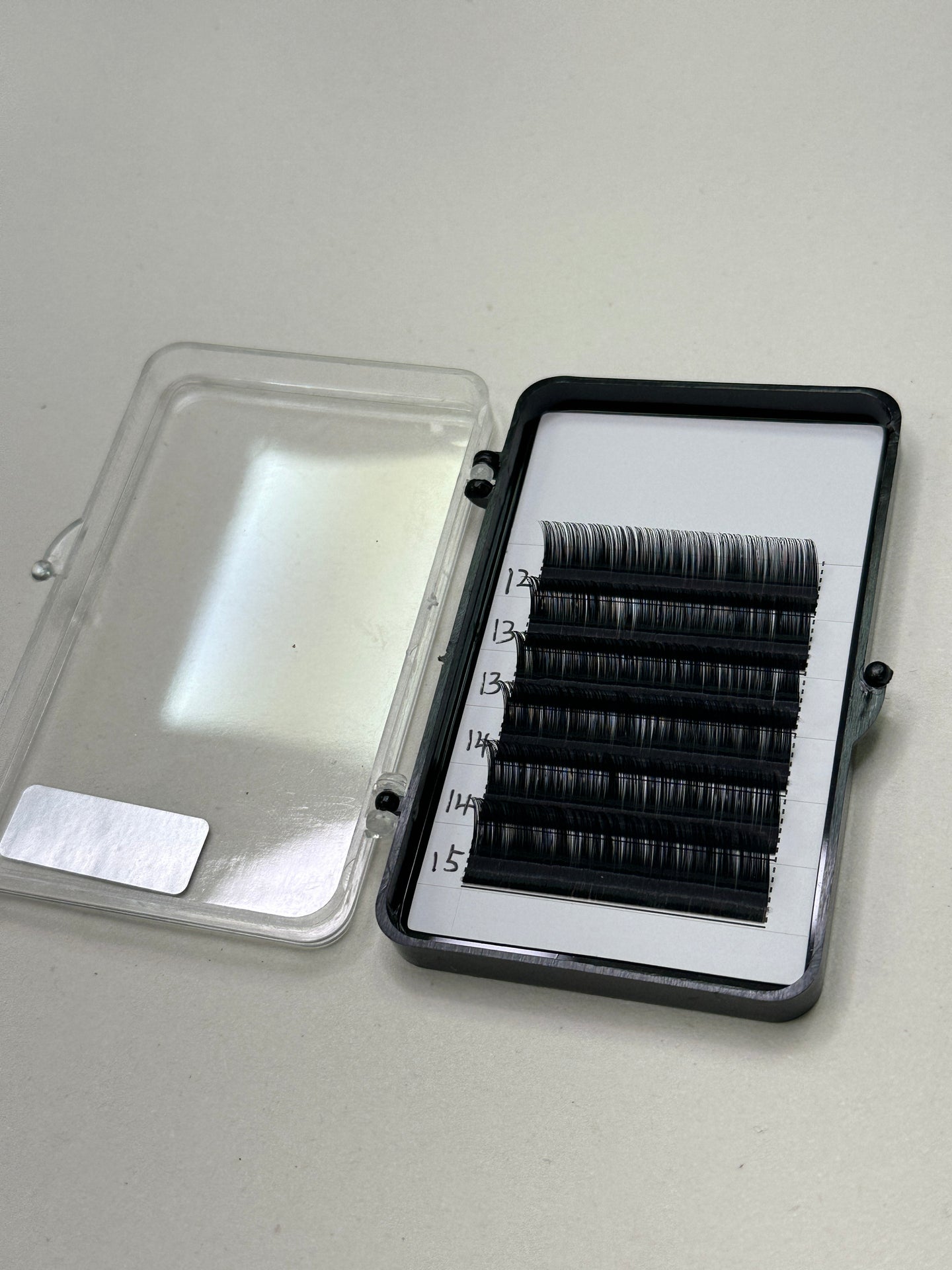 Sample Tray 6 Rows - 0.05 12-15mm Mixed Lengths Eyelash Trays